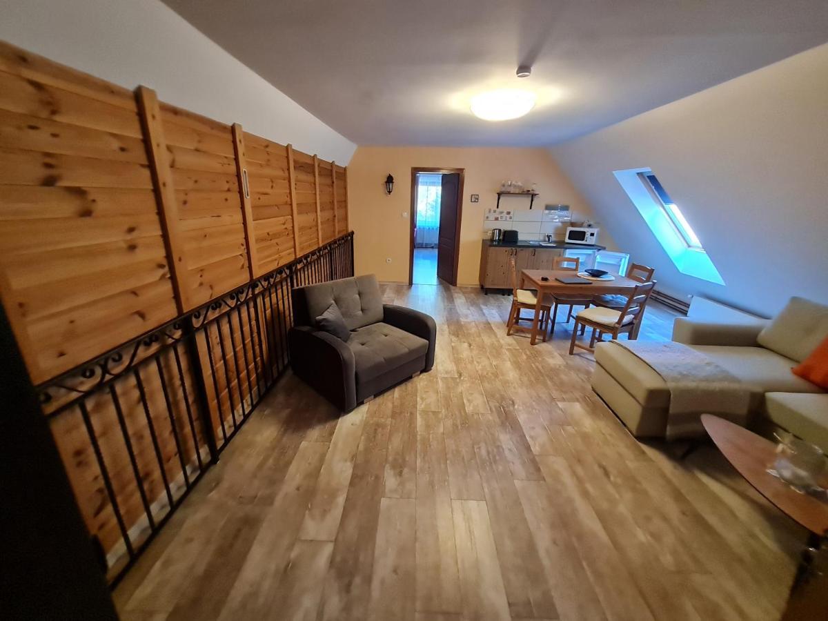 Apartments For Rent Near Budapest Etyek Bagian luar foto